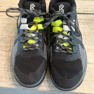 Kyrie Fly Trap Size 9-Gently Used